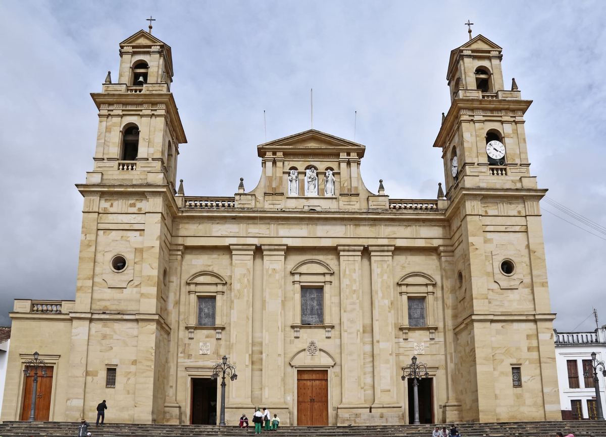 Camino Virgen Del Peregrino — Basílica de Chiquinquirá