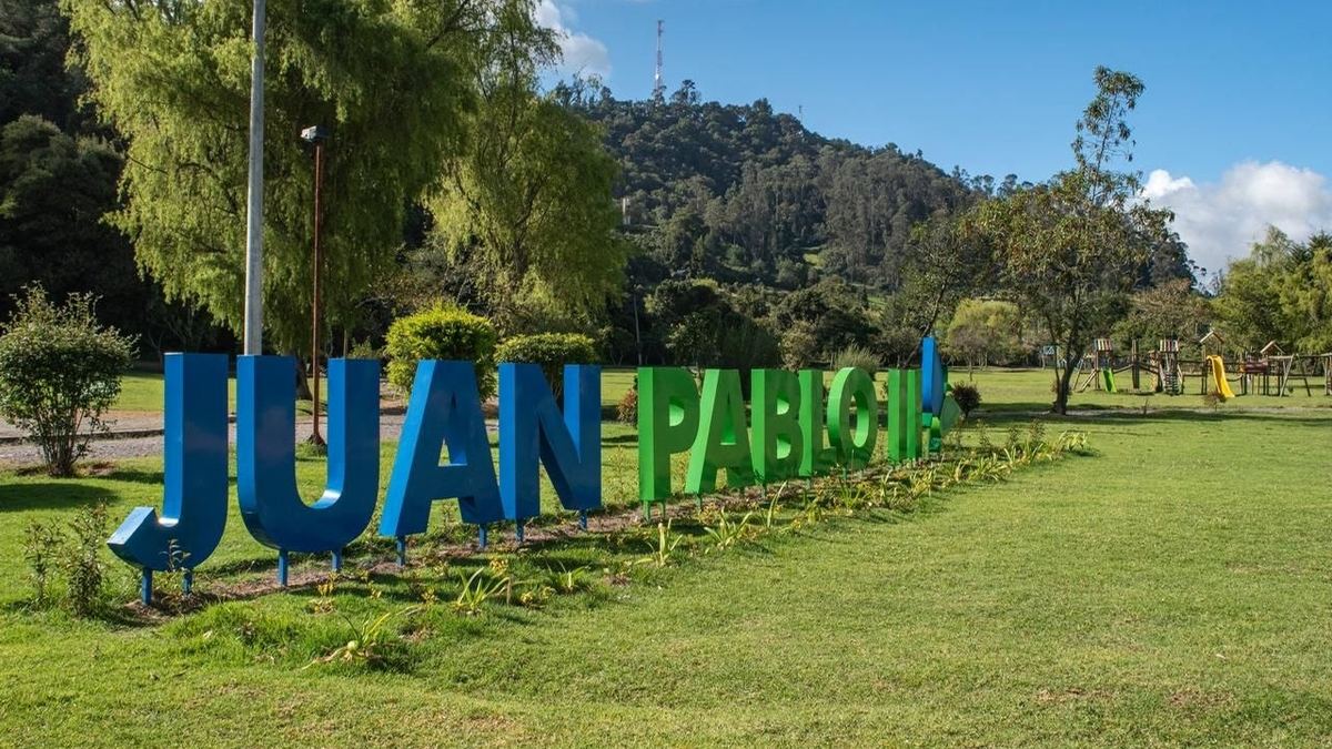 Camino Virgen Del Peregrino — Parque Juan Pablo II, punto del city tour