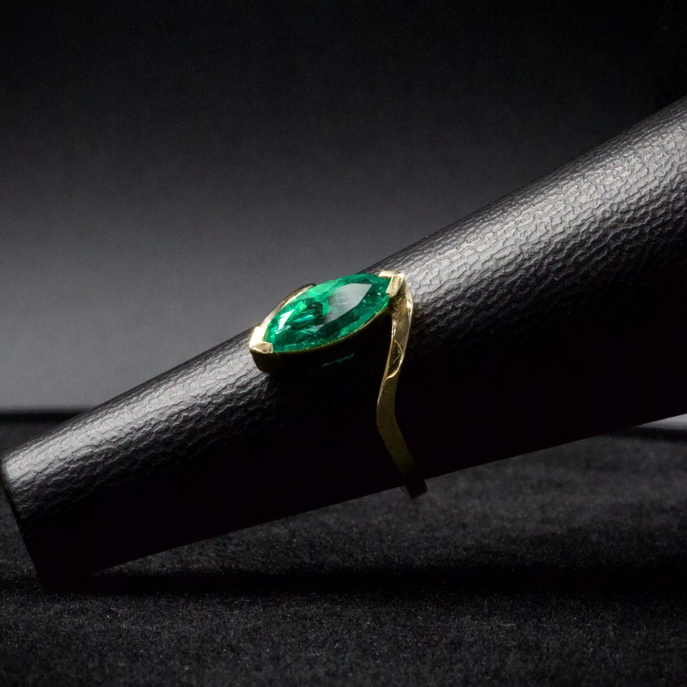 Anillo Esmeralda Talla Marquesa
