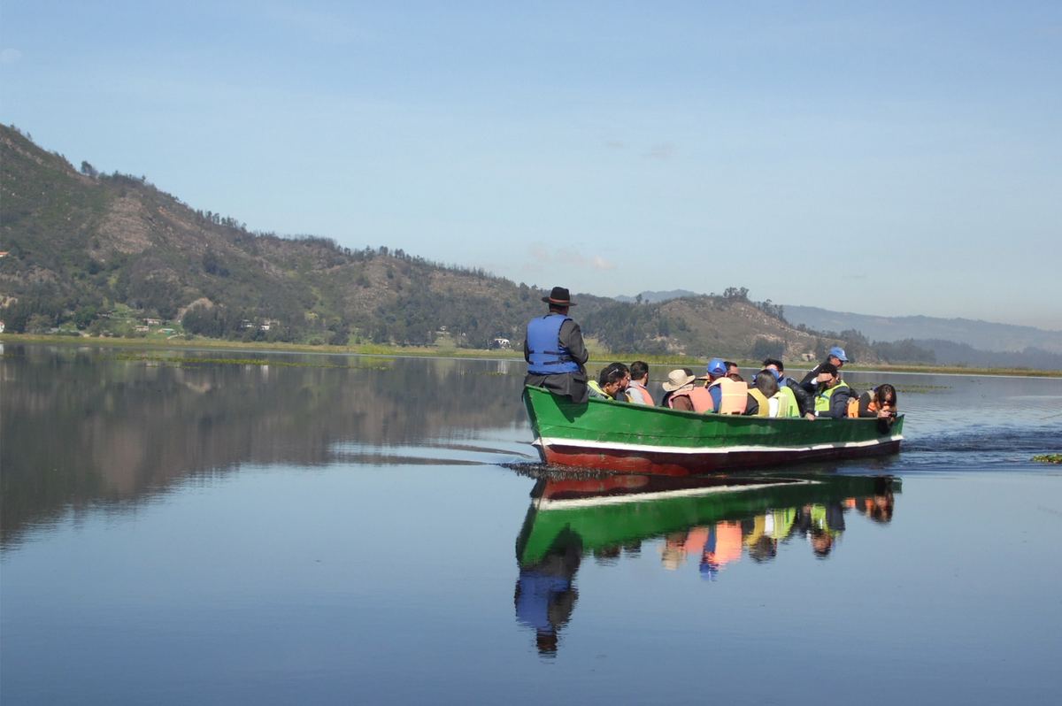 Camino Virgen Del Peregrino — Navegación en la Laguna de Fúquene
